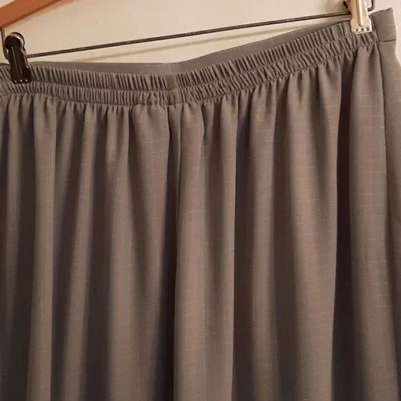 Fashion Bug long  green skirt Sz 18/20 - Picture 4 of 15